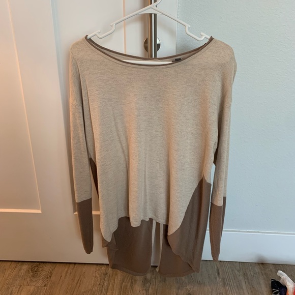 Tan/cream sweater - Picture 2 of 4
